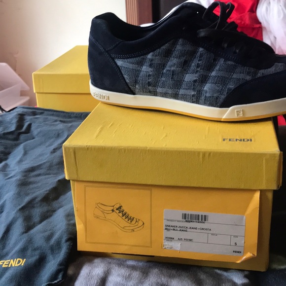 Blue suede fendi sneakers - Picture 2 of 5